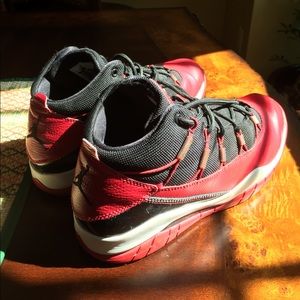 Nike Air Jordan Basketball Shoes 6.5 US, Red/Black